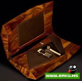 Золотой Vertu Boucheron за 30000$