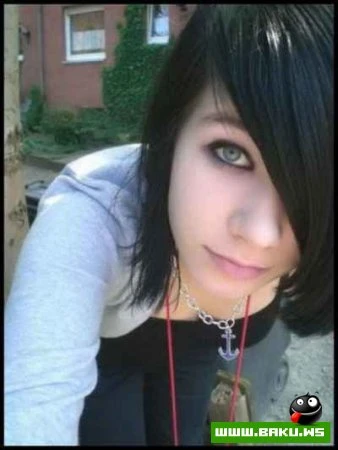 Emo Qizlar