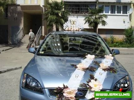 Qəşəng bəzədilən toy maşınları