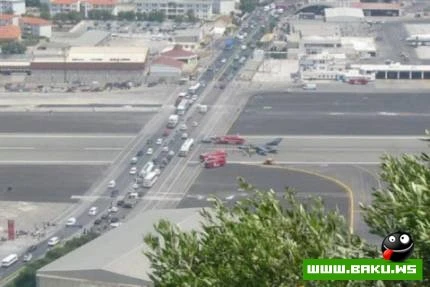 Həm aeroport həm maşın yolu