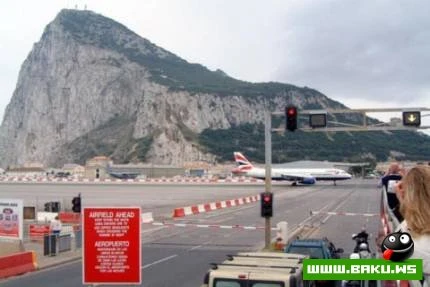 Həm aeroport həm maşın yolu