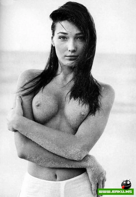 Carla Bruni - Fransanın 1 ci xanımı (+17 Yaş)