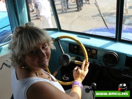 Девушки за рулем (53 фото)