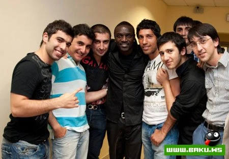 Akon разделся в Баку - ФОТОРЕПОРТАЖ + Видео