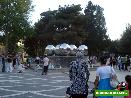 Yenilənmiş Fəvvarələr bağı