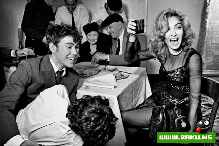 Королева поп-музыки Мадонна (Madonna) снялась в новой рекламной фотосессии для элитного бренда Dolce & Gabbana.