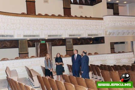 İlham Əliyev Azərbaycan Dövlət Akademik Milli Dram Teatrının binasının açılışında iştirak etmişdir
