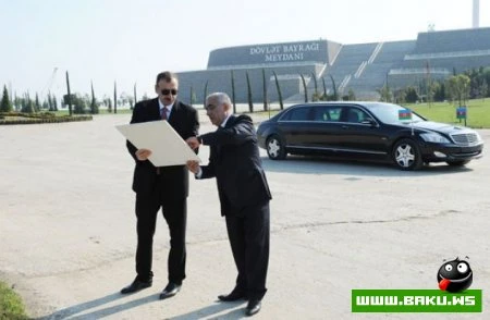 Президент Азербайджана принял участие в открытии Музея Государственного Флага - ФОТО