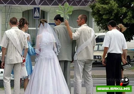 Никогда не попадут в свадебный альбом :)