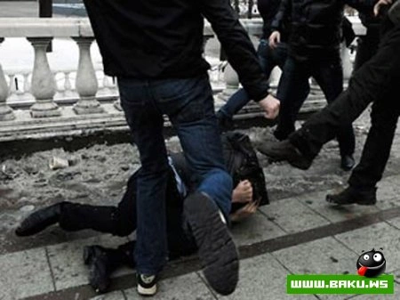 Moskvada qafqazlı bıçaqlanıb: yeni qurbanlar olan davaya uşaqlar da qoşulur - FOTO-YENİLƏNİR