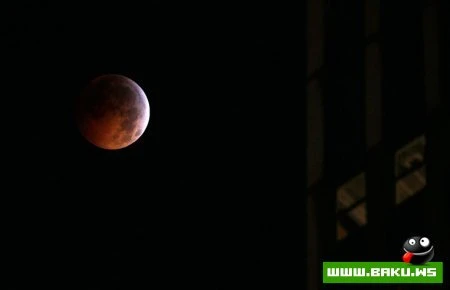 Самое необычное лунное затмение за последние несколько сот лет – ФОТОСЕССИЯ