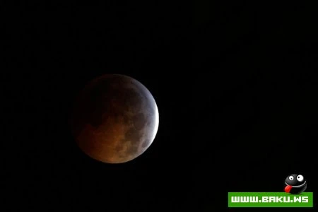 Самое необычное лунное затмение за последние несколько сот лет – ФОТОСЕССИЯ
