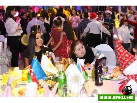 Фонд Гейдара Алиева организовал во дворце 
