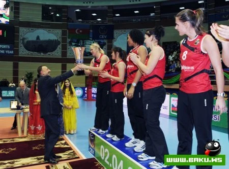 Çellenc Kubokunun Bakıda keçirilən final oyununu Prezident İlham Əliyev və xanımı Mehriban Əliyeva da izləyiblər - FOTO