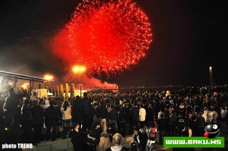 Праздничный концерт и грандиозный фейерверк в Баку - ФОТО