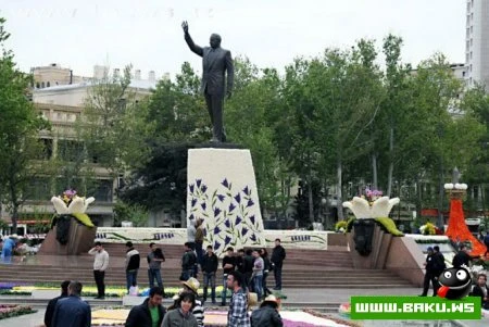 Праздничный концерт и грандиозный фейерверк в Баку - ФОТО