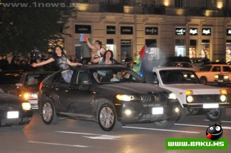 Горячий «Евро-weekend»: радость на улицах Баку - ФОТО - ВИДЕО