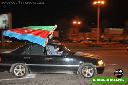 Горячий «Евро-weekend»: радость на улицах Баку - ФОТО - ВИДЕО