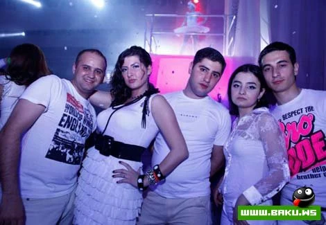 В Баку состоялась «MTV White Party 2011»