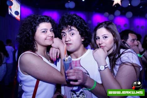В Баку состоялась «MTV White Party 2011»
