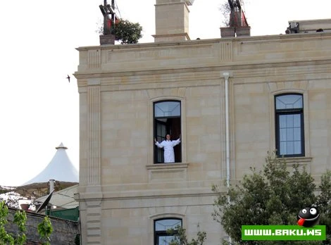 İçəri Şəhər - Top Model Poz Verir :)