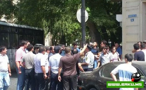 Bakıda oğlan maşının kreditinə görə özünü 16-cı mərtəbədən atmaq qərarına gəlib