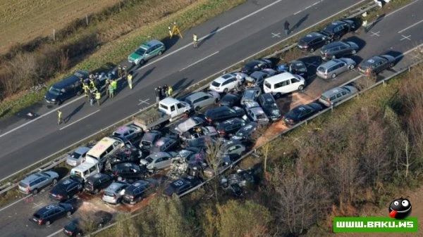 Крупное ДТП в Германии: столкнулись 50 автомобилей (15 фото)