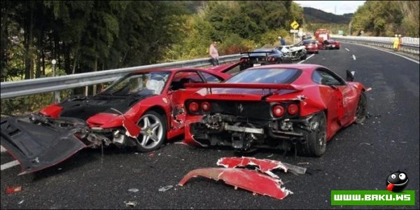 Самая дорогая авария в Японии из 13 спорт-каров