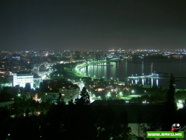 Ночной Баку (46 фото)