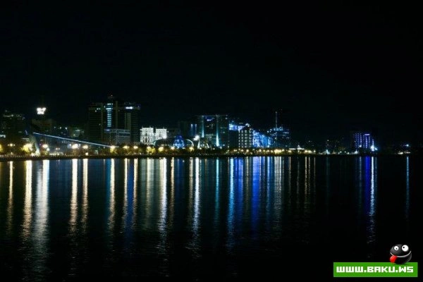 Ночной Баку (46 фото)