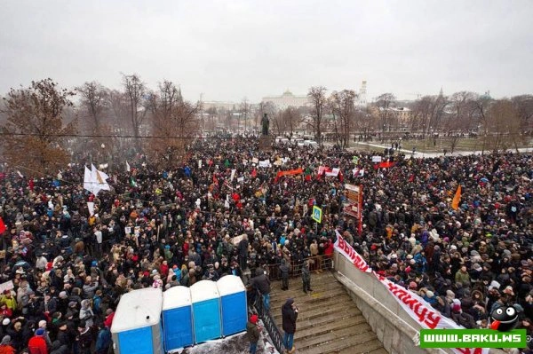 Фотографии московского митинга и других