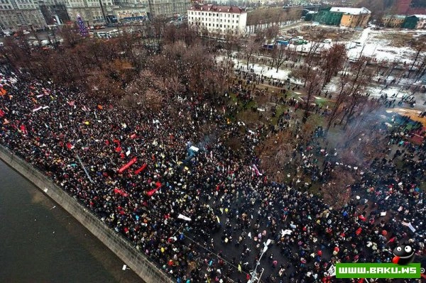 Фотографии московского митинга и других