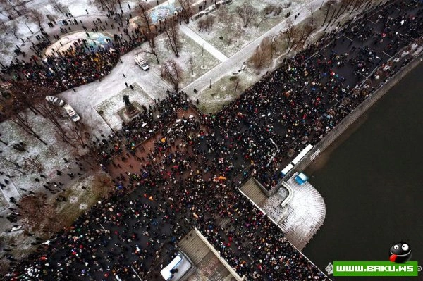 Фотографии московского митинга и других