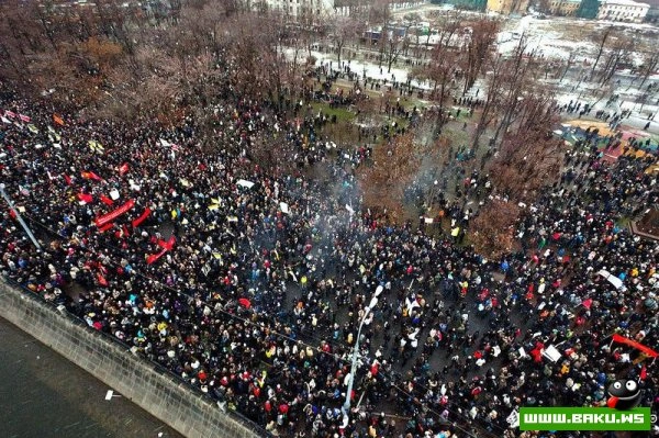 Фотографии московского митинга и других