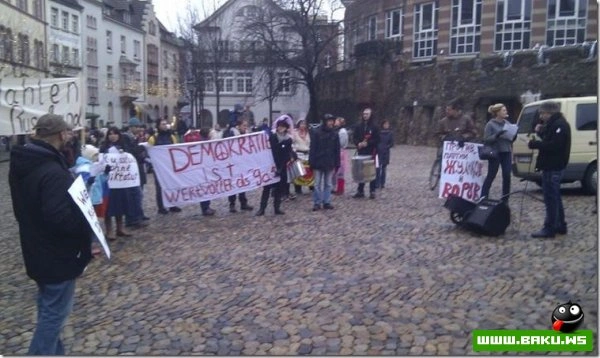 Фотографии московского митинга и других