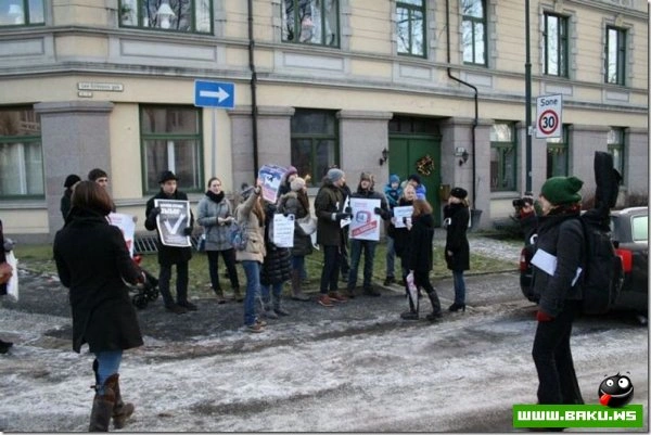 Фотографии московского митинга и других