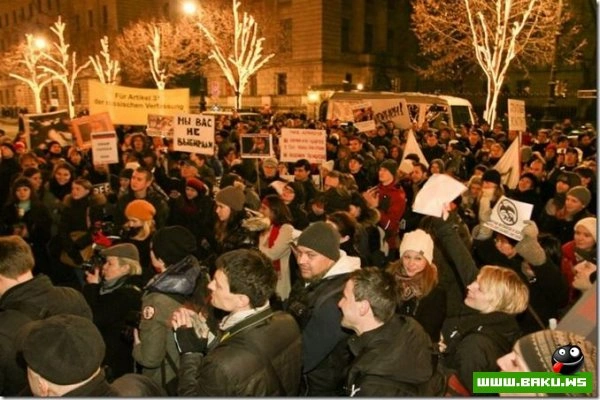 Фотографии московского митинга и других