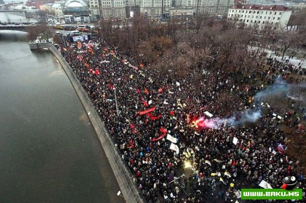 Фотографии московского митинга и других