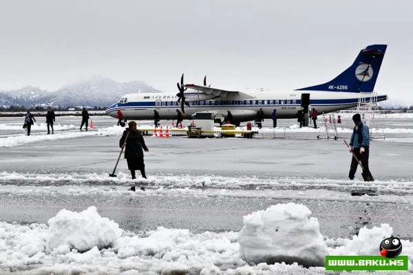 Под крылом самолета - Баку.