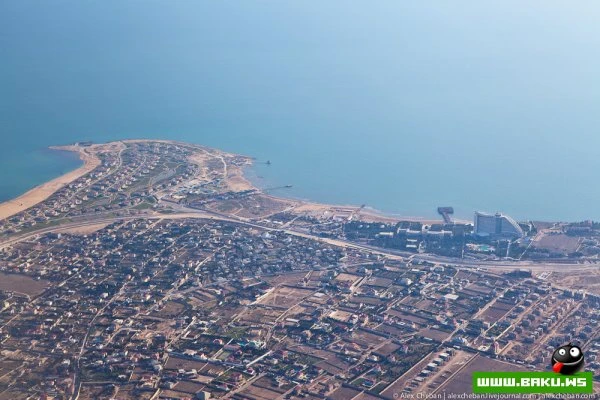 Под крылом самолета - Баку. Под крылом самолета - Баку.