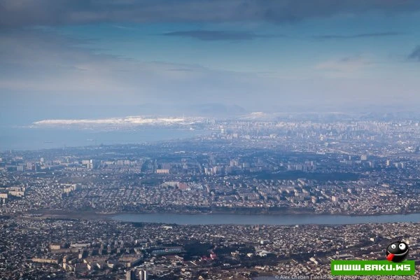 Под крылом самолета - Баку. Под крылом самолета - Баку.
