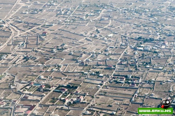 Под крылом самолета - Баку.
