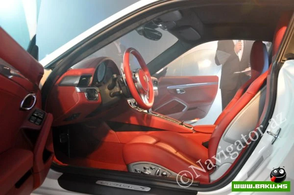 Новый Porsche 911 в Баку