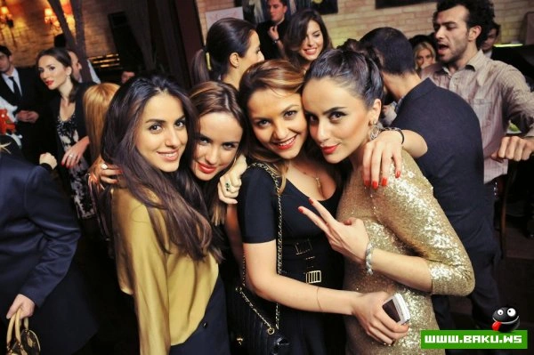 Opening Evde Bar & Grill