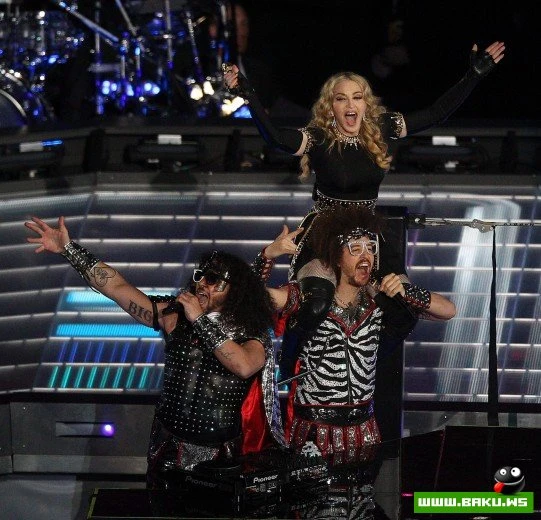 Мадонна на Super Bowl 2012 [16 фото]
