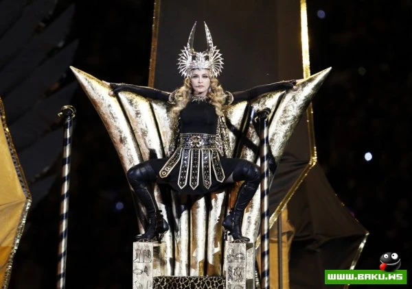 Мадонна на Super Bowl 2012 [16 фото]