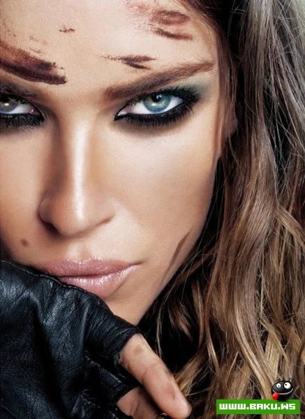 Календарь от Maybelline на 2012 (25 фото)