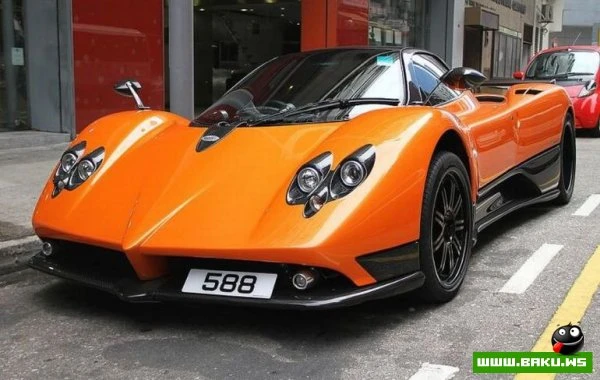 Pagani Zonda F разбили в Гонконге (10 фото)