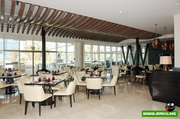 Президент Ильхам Алиев и его супруга Мехрибан Алиева приняли участие в открытии в Баку отеля JW Marriott Absheron