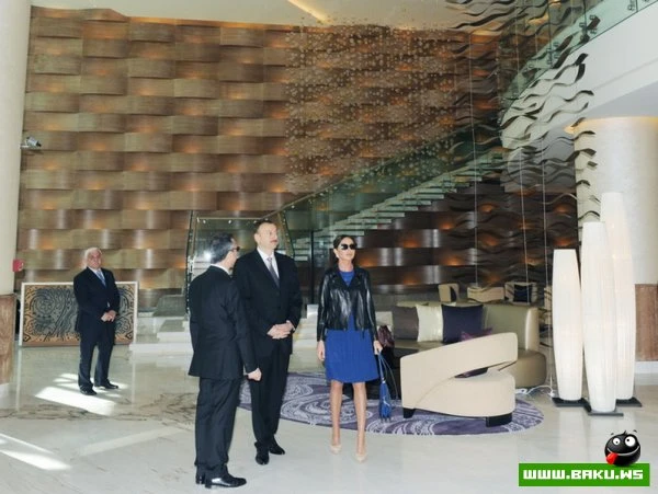 Президент Ильхам Алиев и его супруга Мехрибан Алиева приняли участие в открытии в Баку отеля JW Marriott Absheron